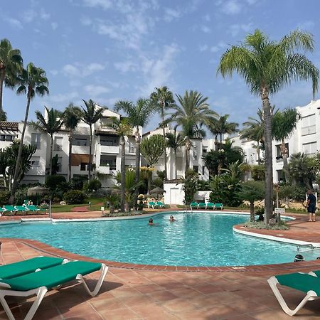 Apartment Costalita, Direct Beach Access, Ground Floor, Salt Water Pool Estepona Exteriör bild