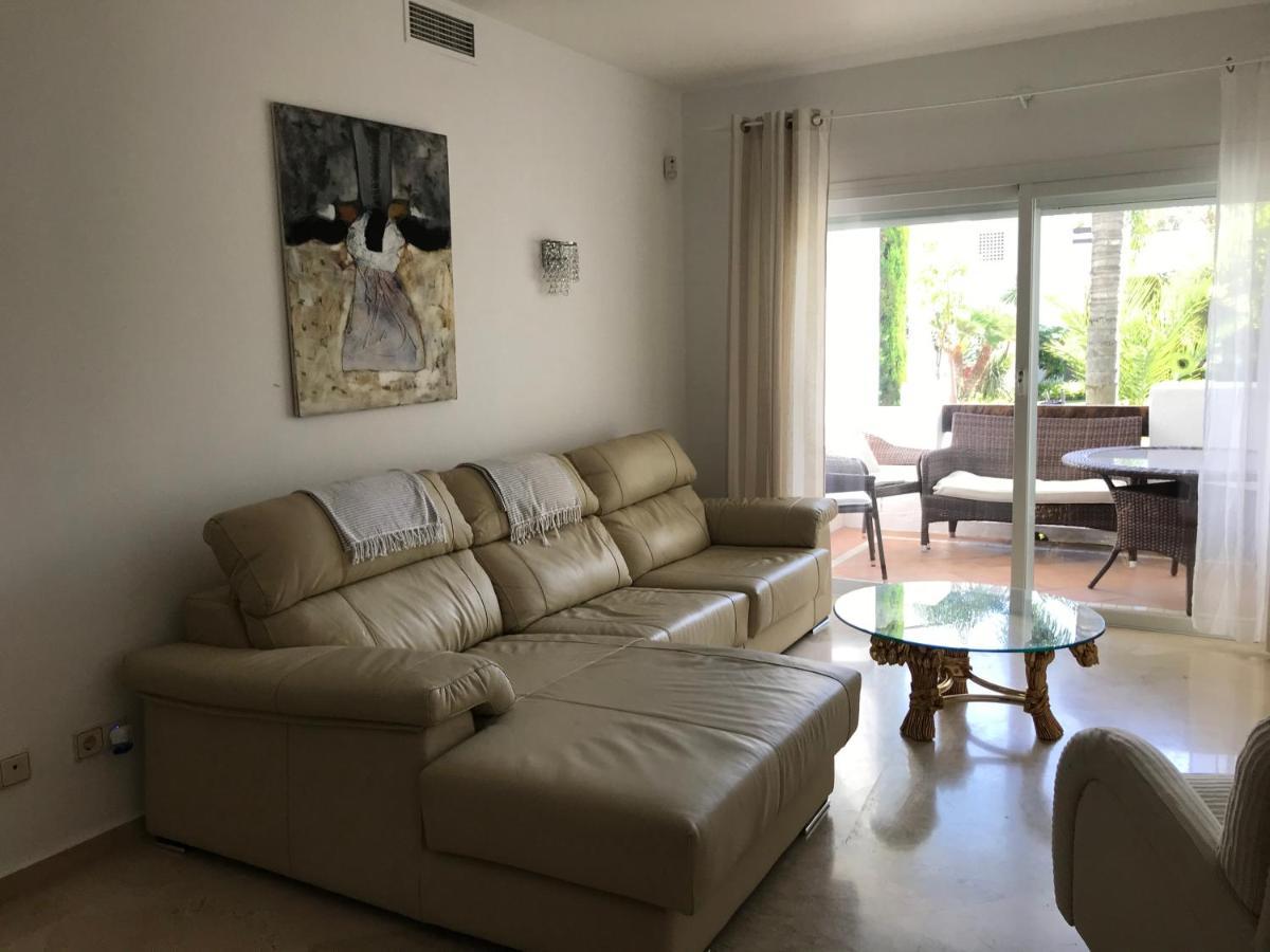 Apartment Costalita, Direct Beach Access, Ground Floor, Salt Water Pool Estepona Exteriör bild
