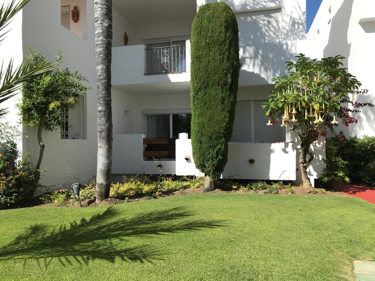 Apartment Costalita, Direct Beach Access, Ground Floor, Salt Water Pool Estepona Exteriör bild