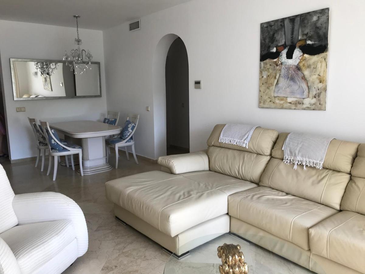 Apartment Costalita, Direct Beach Access, Ground Floor, Salt Water Pool Estepona Exteriör bild