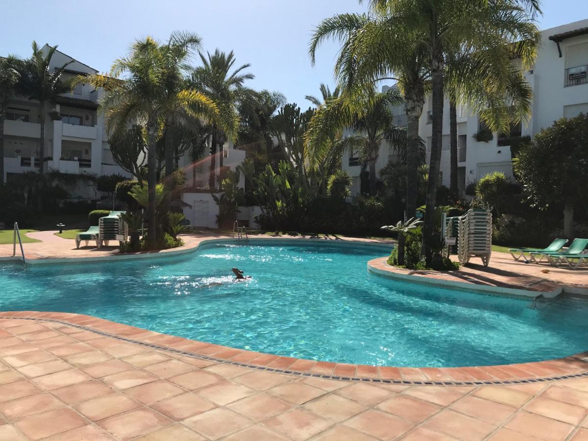 Apartment Costalita, Direct Beach Access, Ground Floor, Salt Water Pool Estepona Exteriör bild