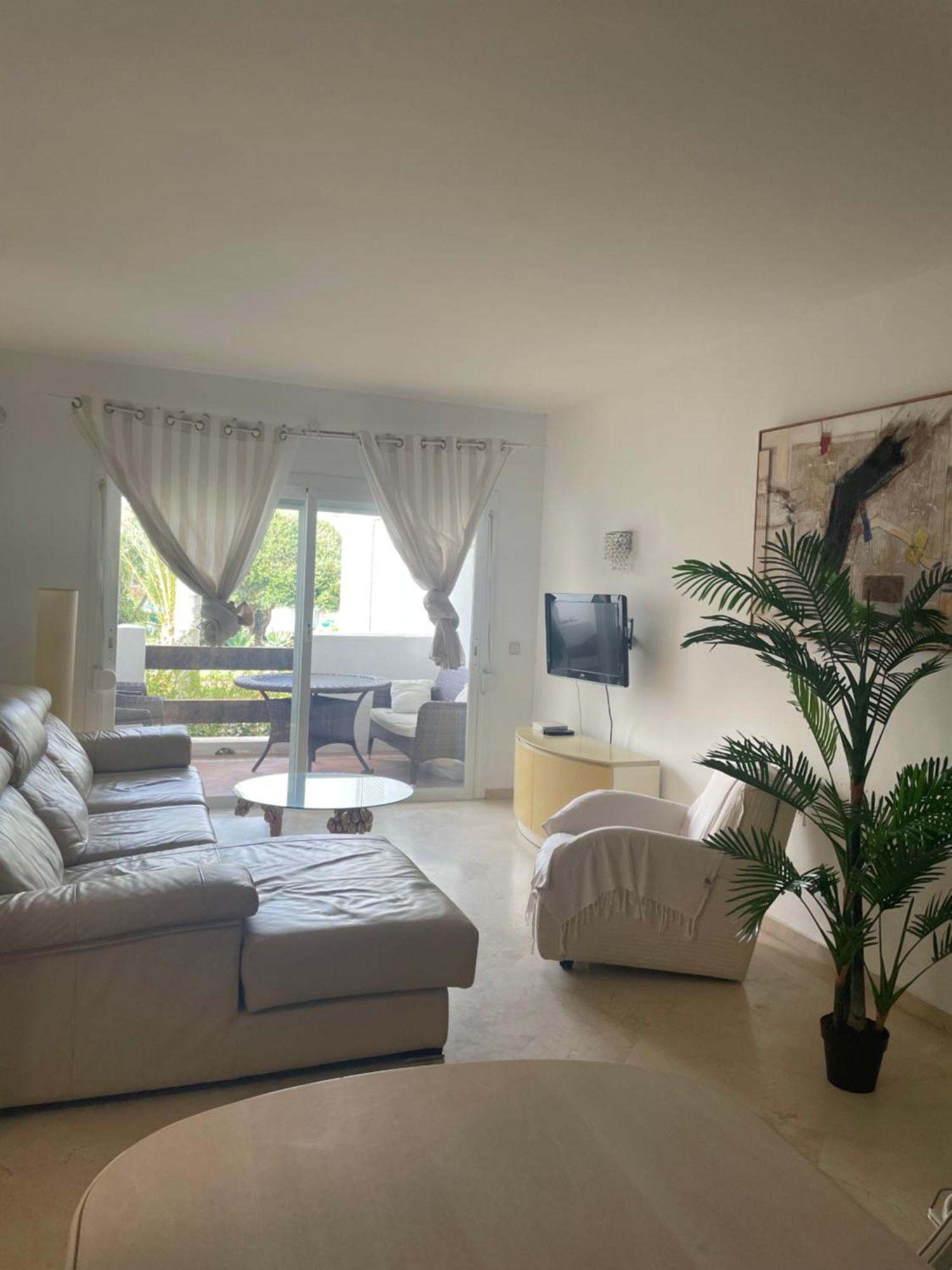 Apartment Costalita, Direct Beach Access, Ground Floor, Salt Water Pool Estepona Exteriör bild