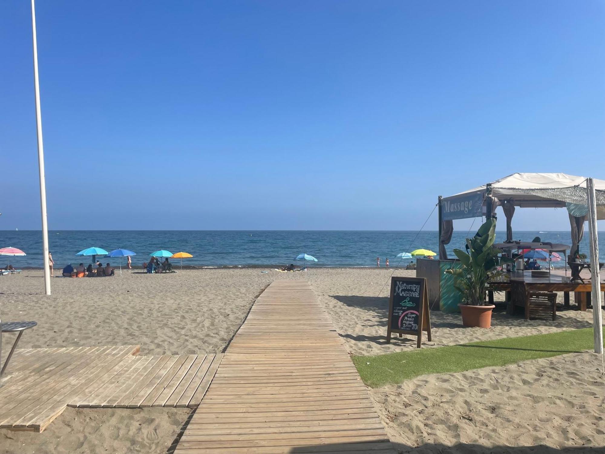 Apartment Costalita, Direct Beach Access, Ground Floor, Salt Water Pool Estepona Exteriör bild